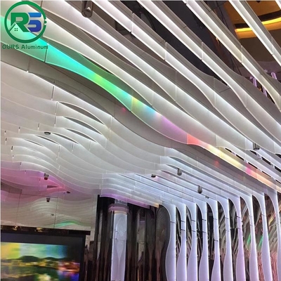 Environmental Friendly Linear Suspended Metal Ceiling 0.9mm White Aluminum Ceiling